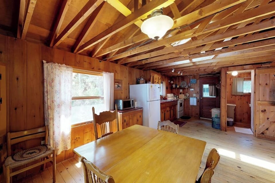 Cabin, Multiple Beds (Moosehead Memories) | 1 bedroom, individually decorated, individually furnished, bed sheets