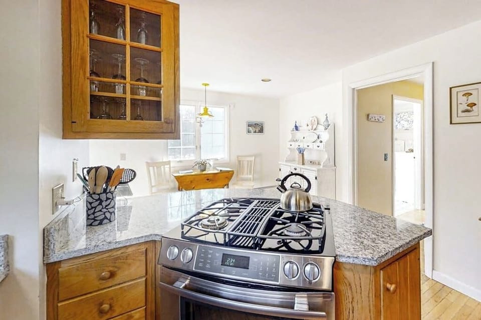 House, Multiple Beds (Dory Haven) | Private kitchen