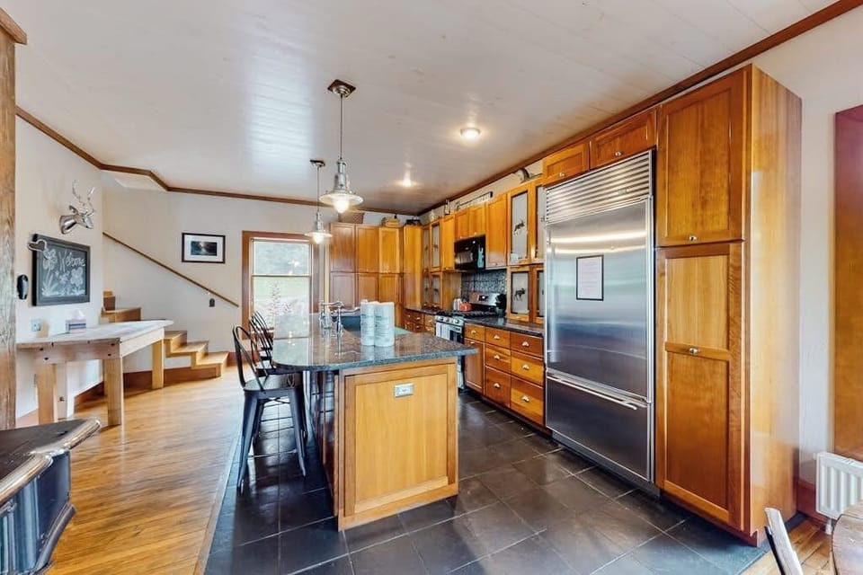 House, Multiple Beds (East Cove) | Private kitchen