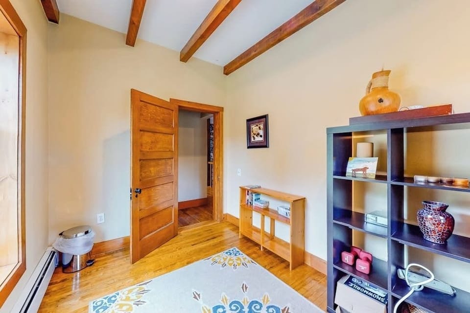 House, Multiple Beds (East Cove) | Interior