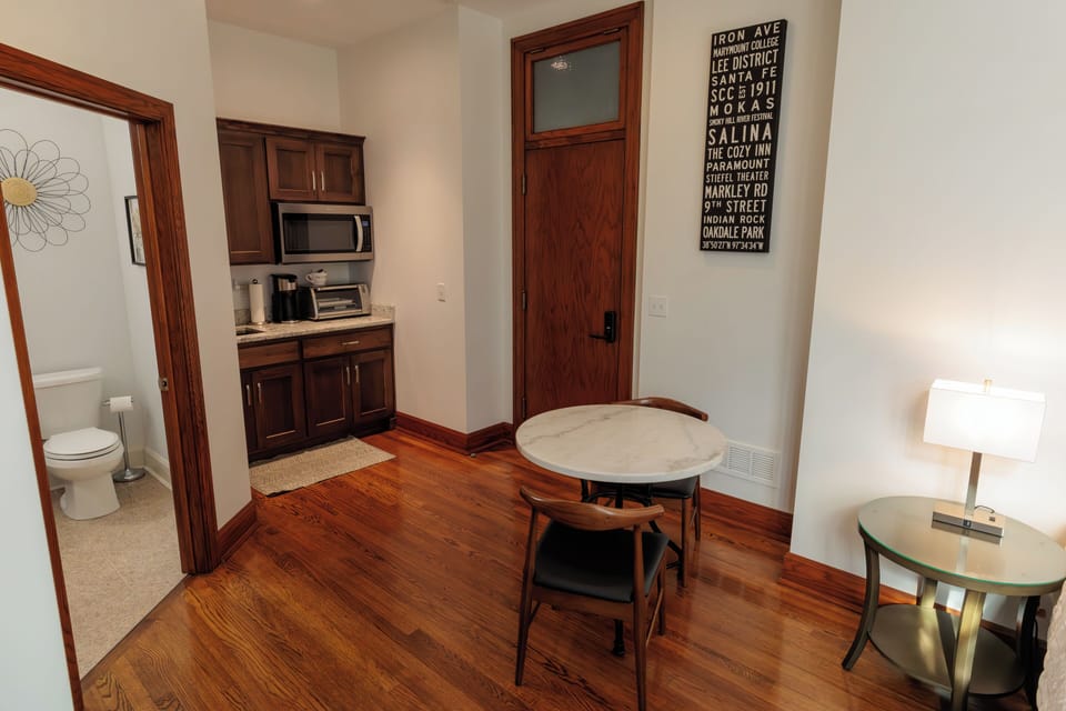 Comfort Studio | Dining