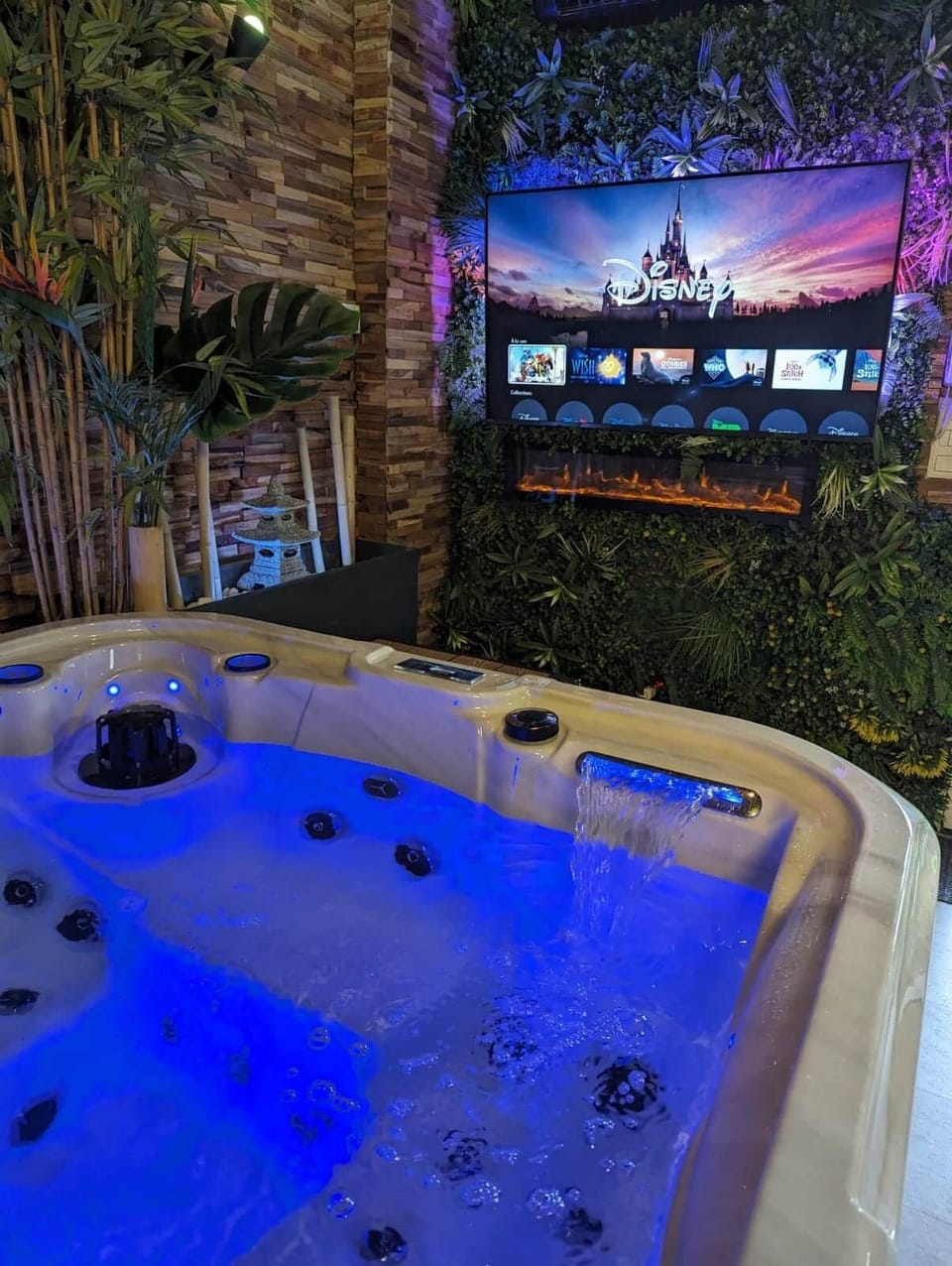 Indoor spa tub
