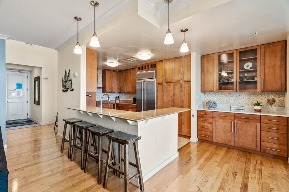 This fully equipped kitchen has everything you need—from quick breakfasts before the beach to seafood feasts after a day in the sun.