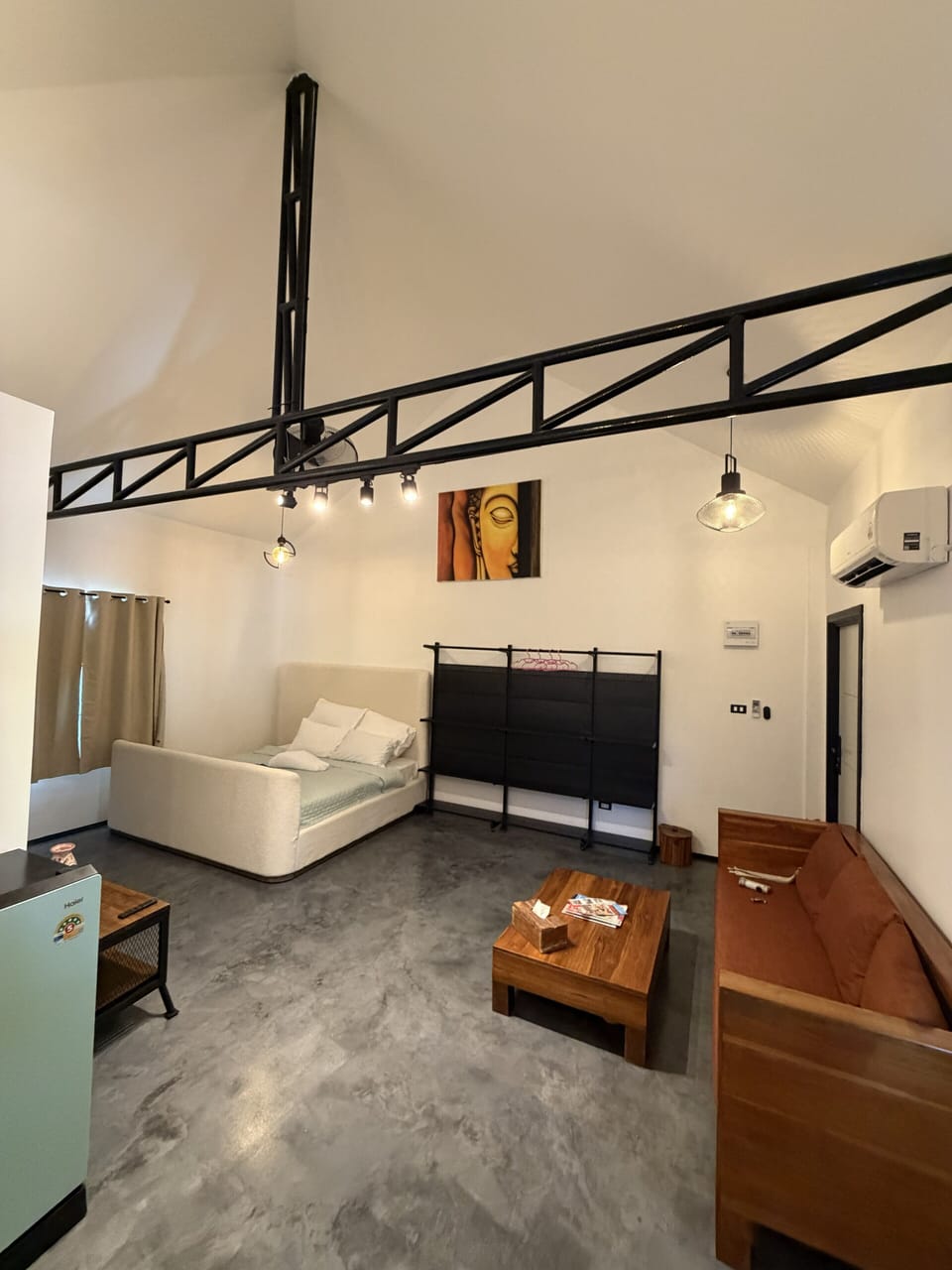 Deluxe Studio Suite, Patio | Living area