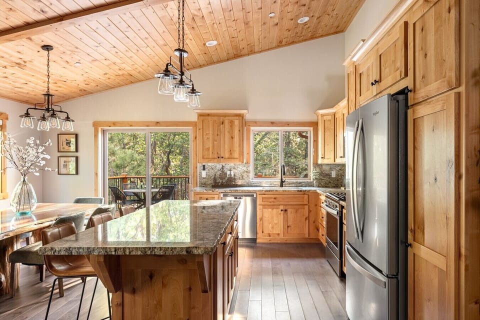Spacious and modern kitchen