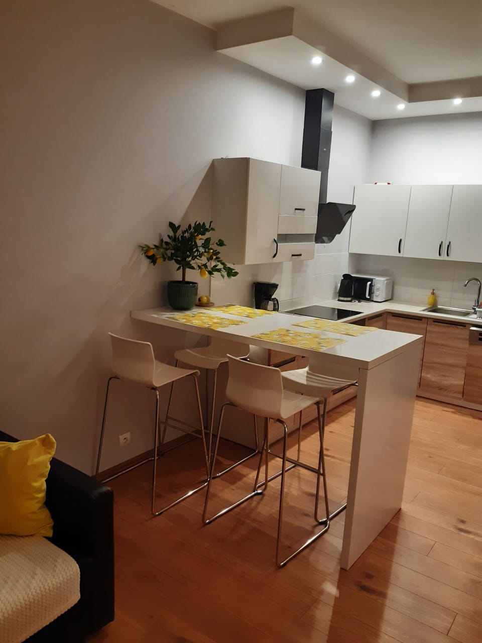Mini-fridge, microwave, oven, stovetop
