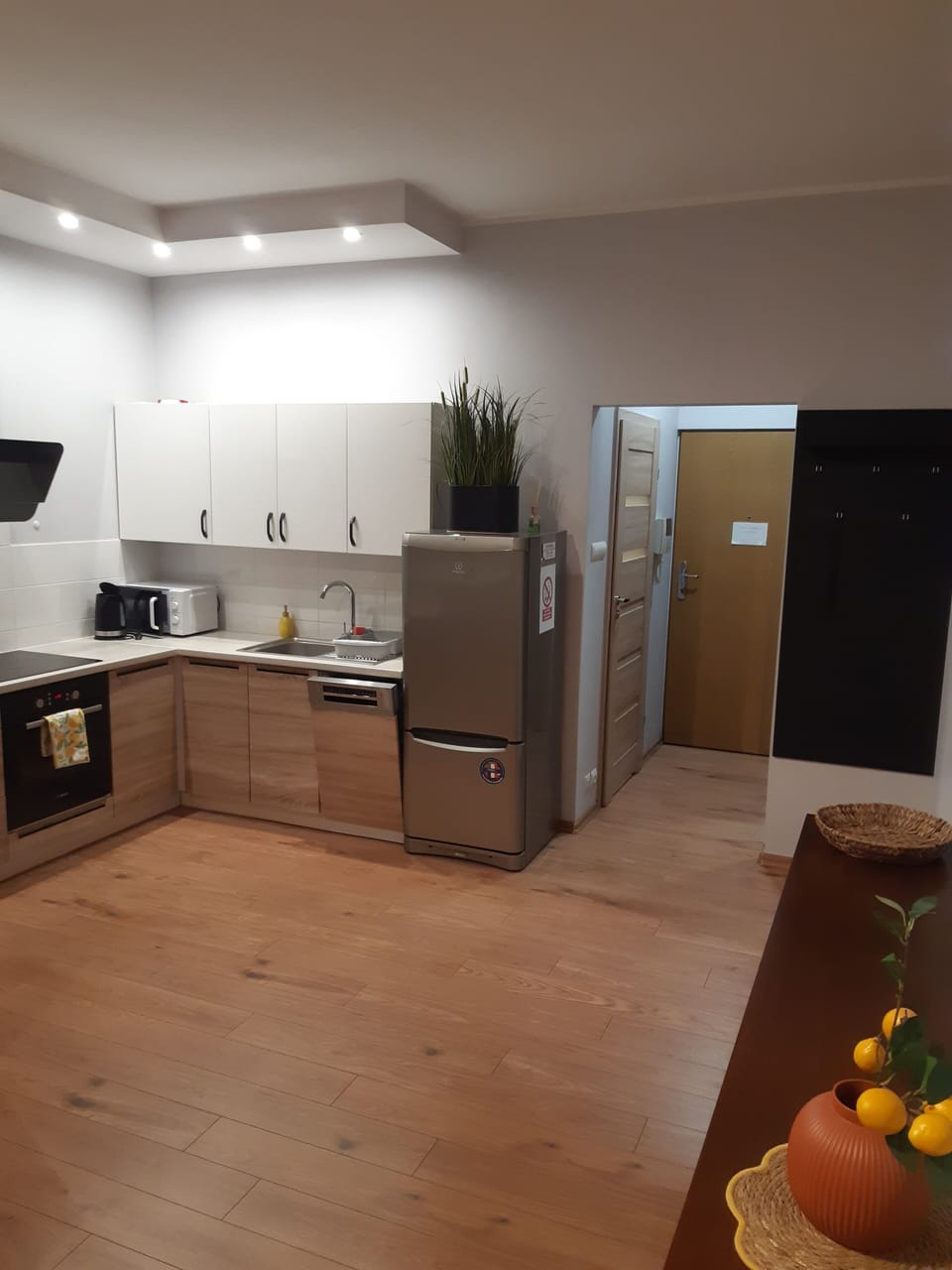Mini-fridge, microwave, oven, stovetop