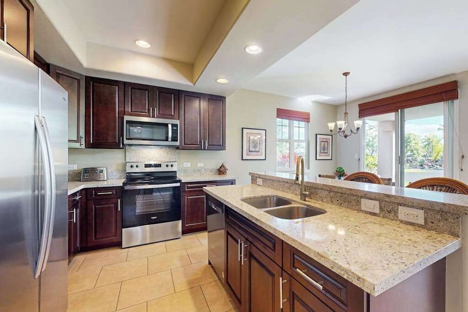 Modern Chef's Kitchen Complete With Island Prep Bar