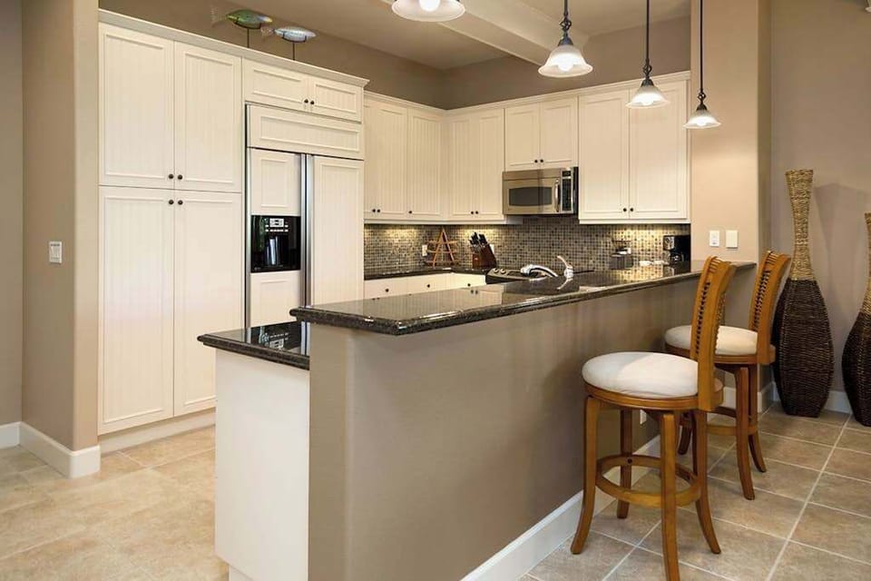 Gourmet Kitchen Breakfast Bar with High-Top Stool Seating