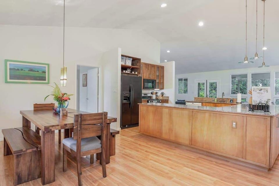 Sunlit Dining Table & Chef's Island