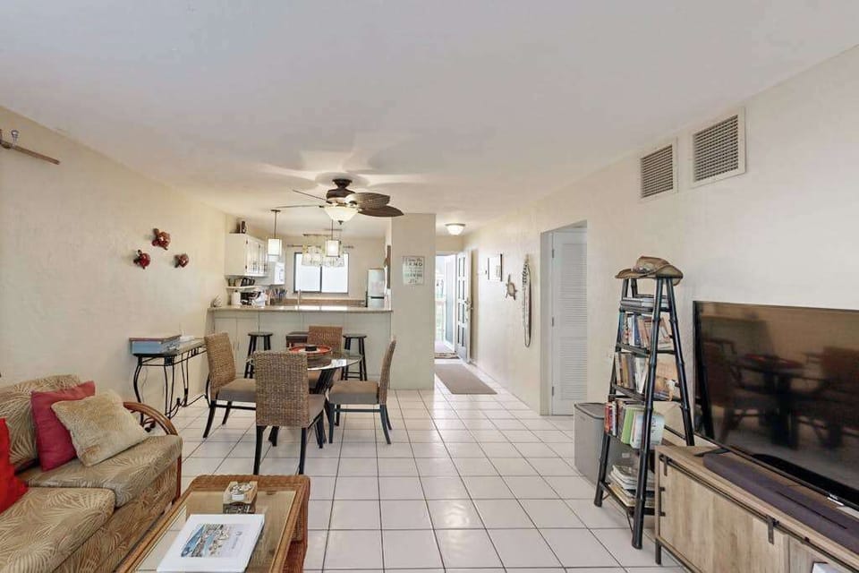 Open concept living/dining area 