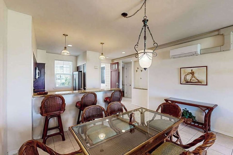 Elegant Dining For Shared Meals