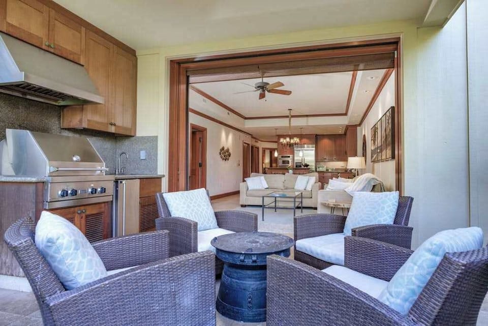 Open-air lanai perfect for relaxing together