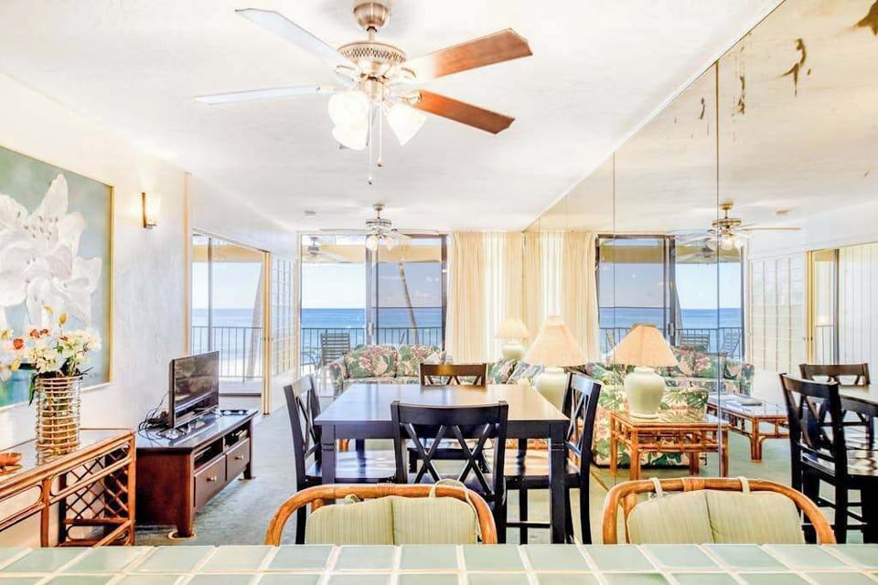 Dine With A View Of Beautiful Blue Waters