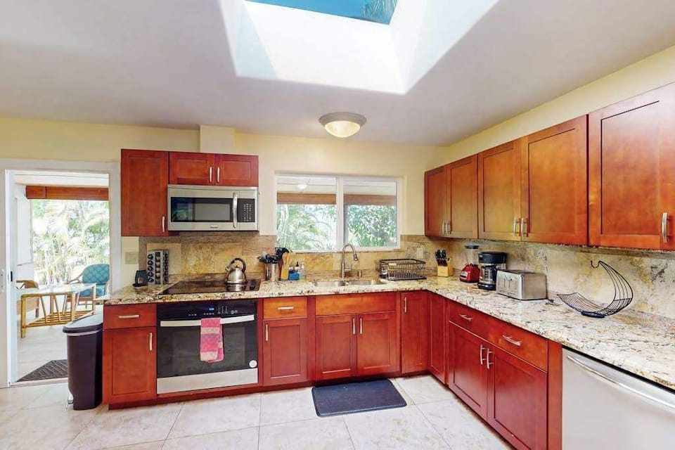 Fully Equipped Chef's Kitchen