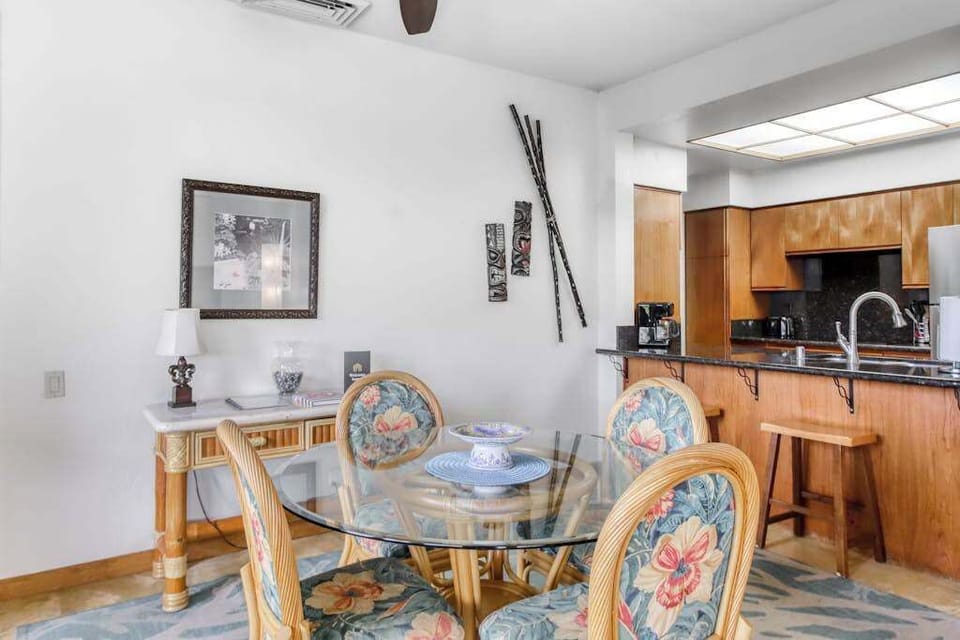 Dining Area Flowing Into The Kitchen