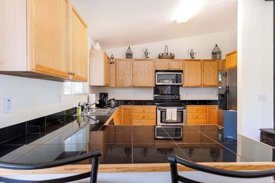 Chef Friendly Kitchen With Modern Convenience