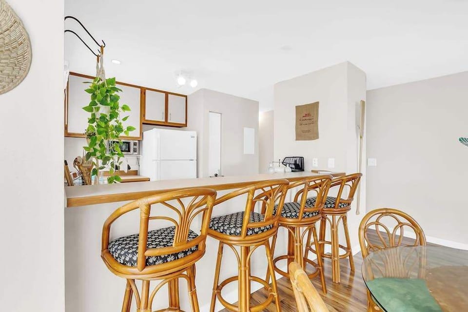Kitchen Island Bar Seating for Four with Coastal Rattan Stools
