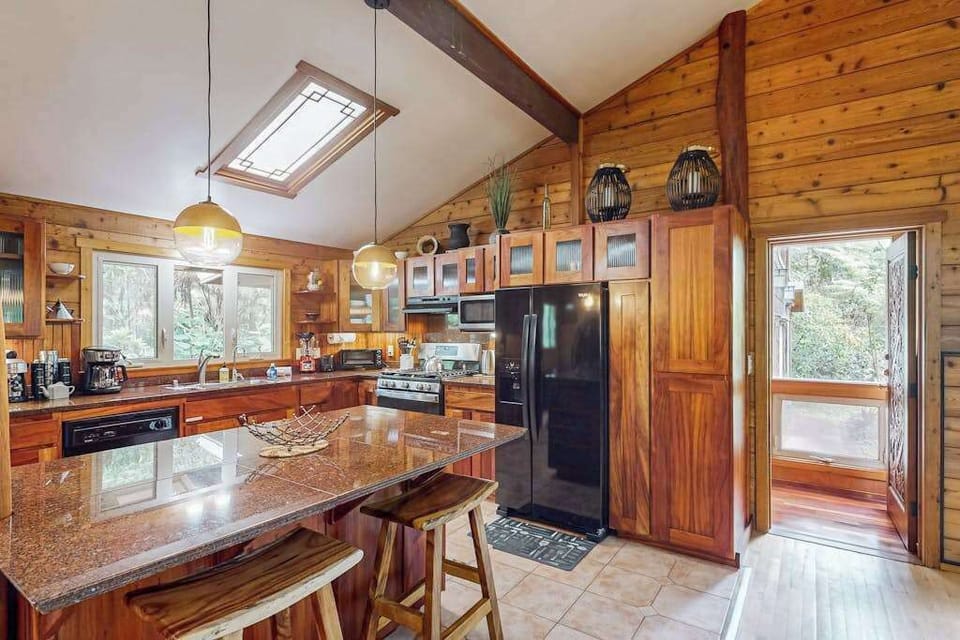  Spacious kitchen with everything you need