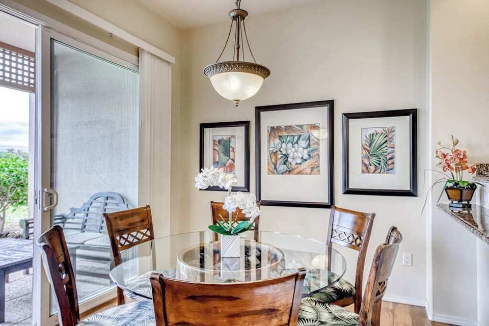 Bright dining area with lanai access