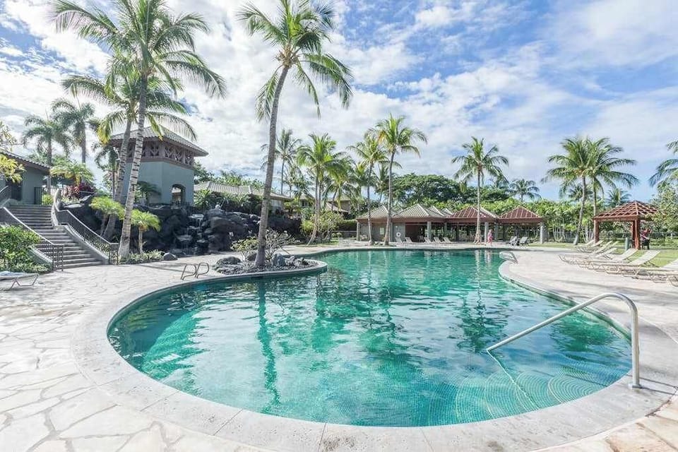 Relax In The Resort Spa Pool