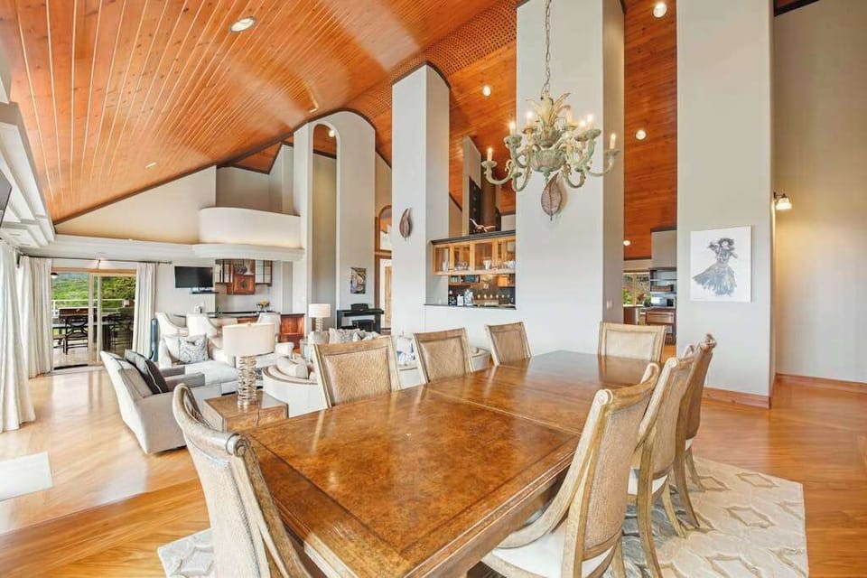 Elegant Dining Table with Seating for Group Meals