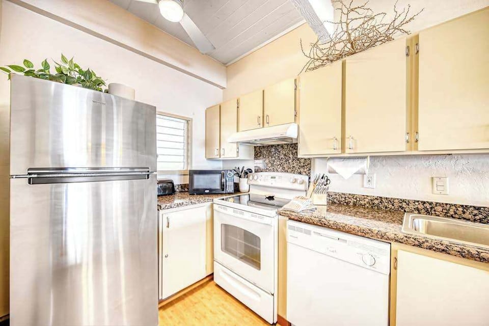 Modern Kitchen Ready For Island Feasts