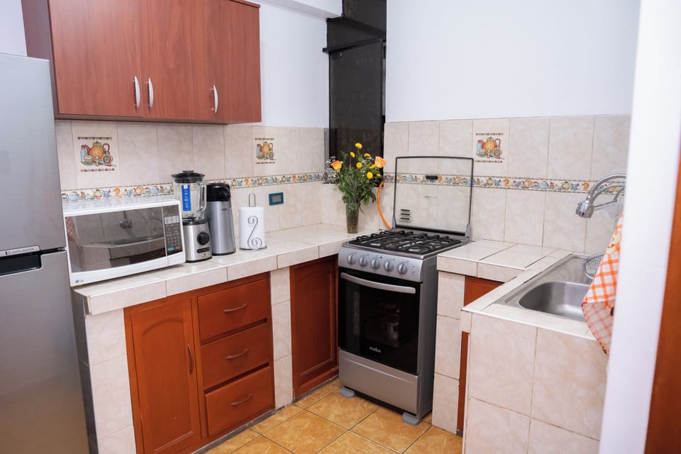 Family Apartment, Mountain View | Private kitchen