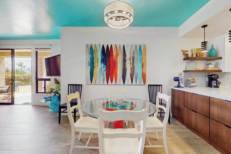Bright Dining Area Near The Kitchen