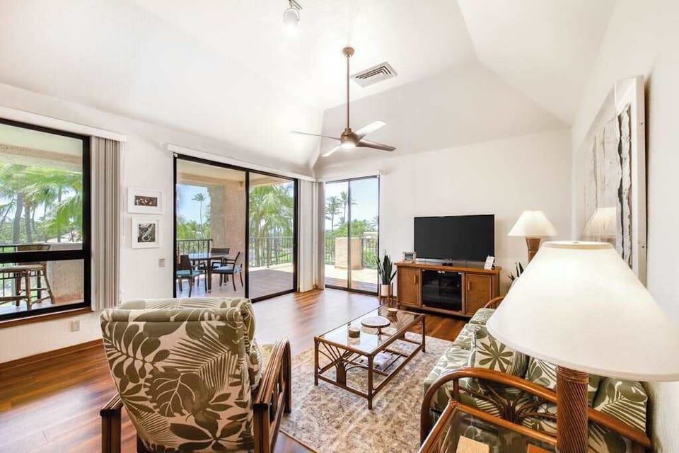 Bright Open Living Room With Lanai Access