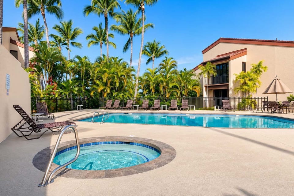 Resort Outdoor Swimming Pool & Relaxing Hot Tub