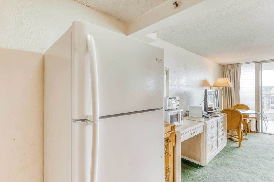 Keep food and drinks fresh throughout your visit with the convenience of a full-size refrigerator.