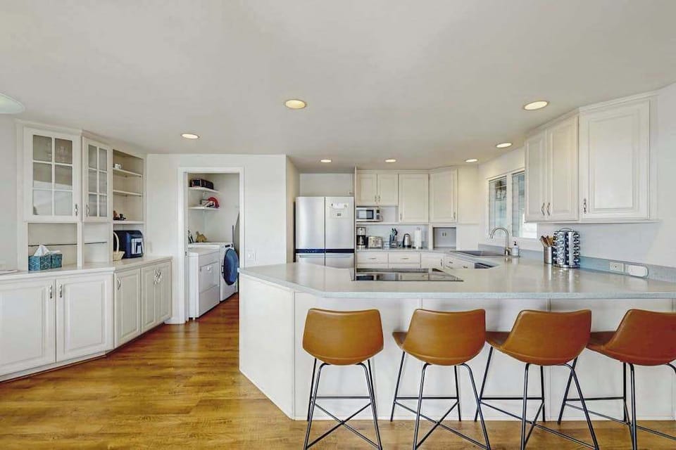 Enjoy extra dining space in the kitchen area for casual meals and quick bites.