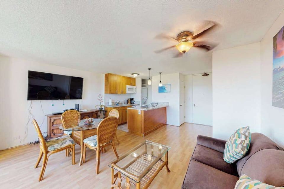 Relax, dine, and cook in this bright open space