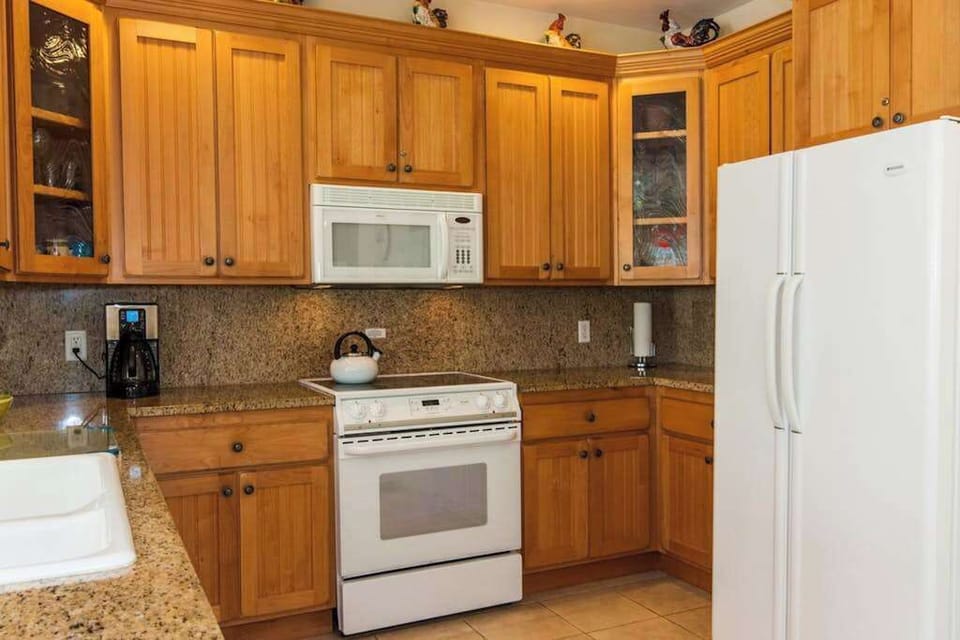 Fully equipped kitchen for family cooking together