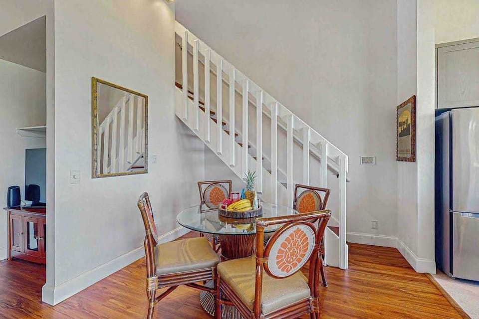Dining room with seating for four.