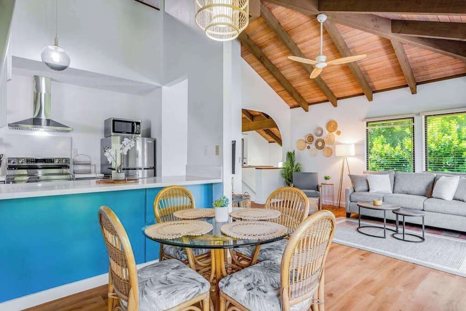 Bright Dining Room With Island Style