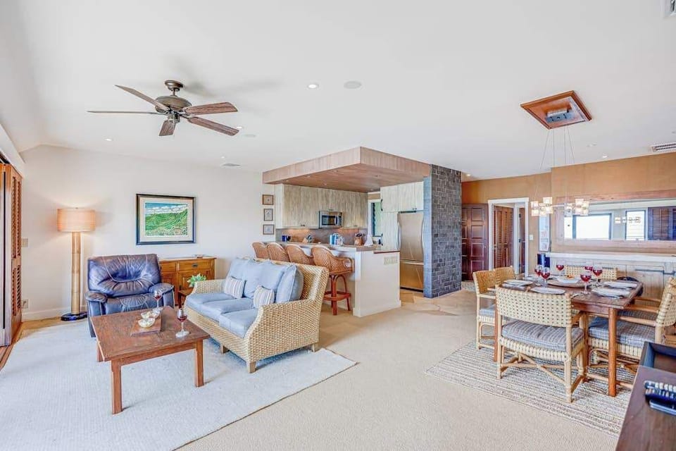 Bright And Spacious Living Area