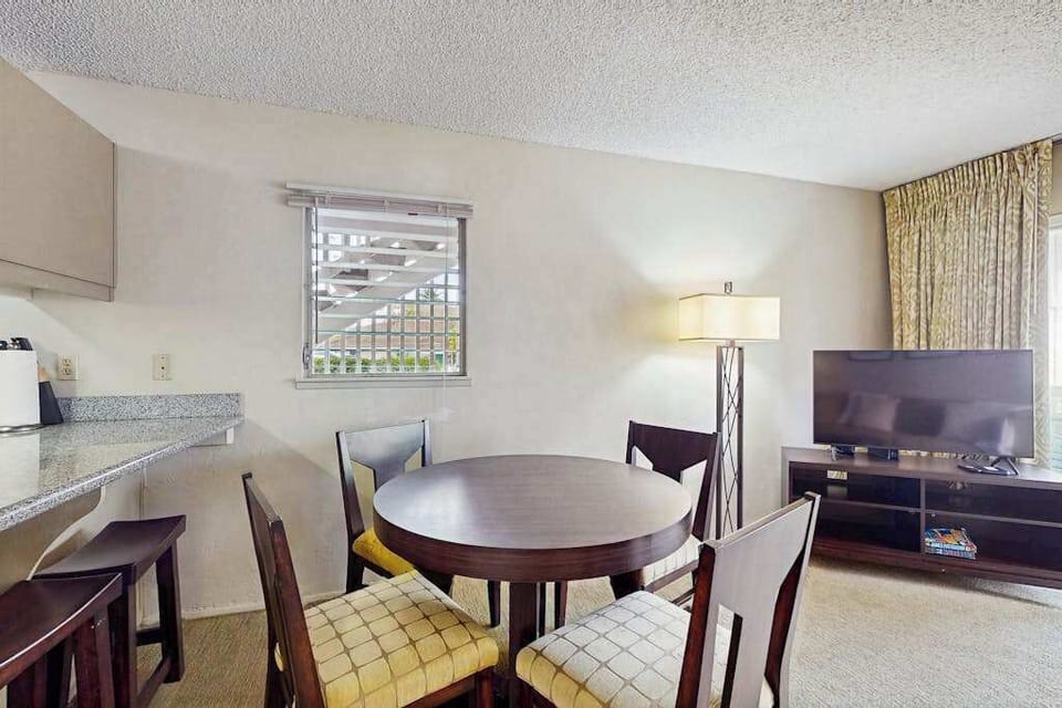 A Cozy Corner for Every Meal