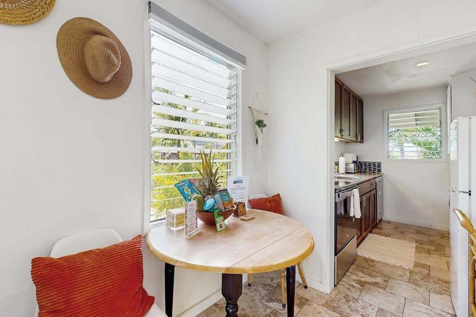 Charming Breakfast Corner Retreat