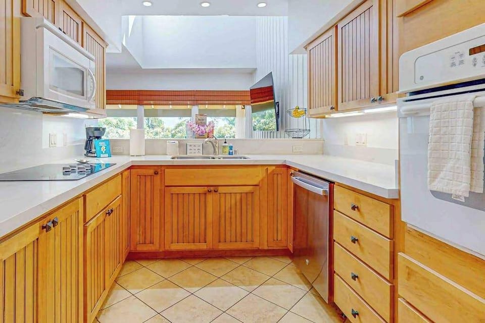   Bright Kitchen with Plenty of Space