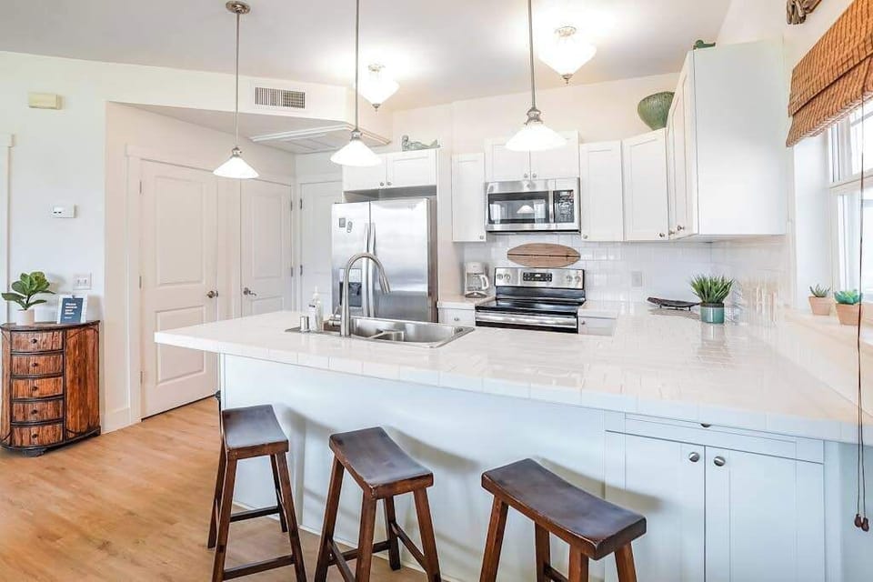 Bright Kitchen with Plenty of Space