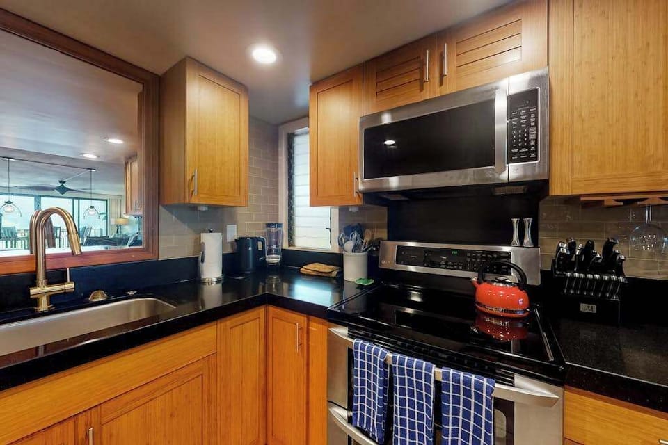 From quick breakfasts to family dinners, this kitchen delivers