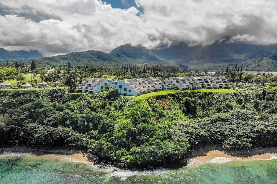 Discover Kauai's breathtaking coastal beauty