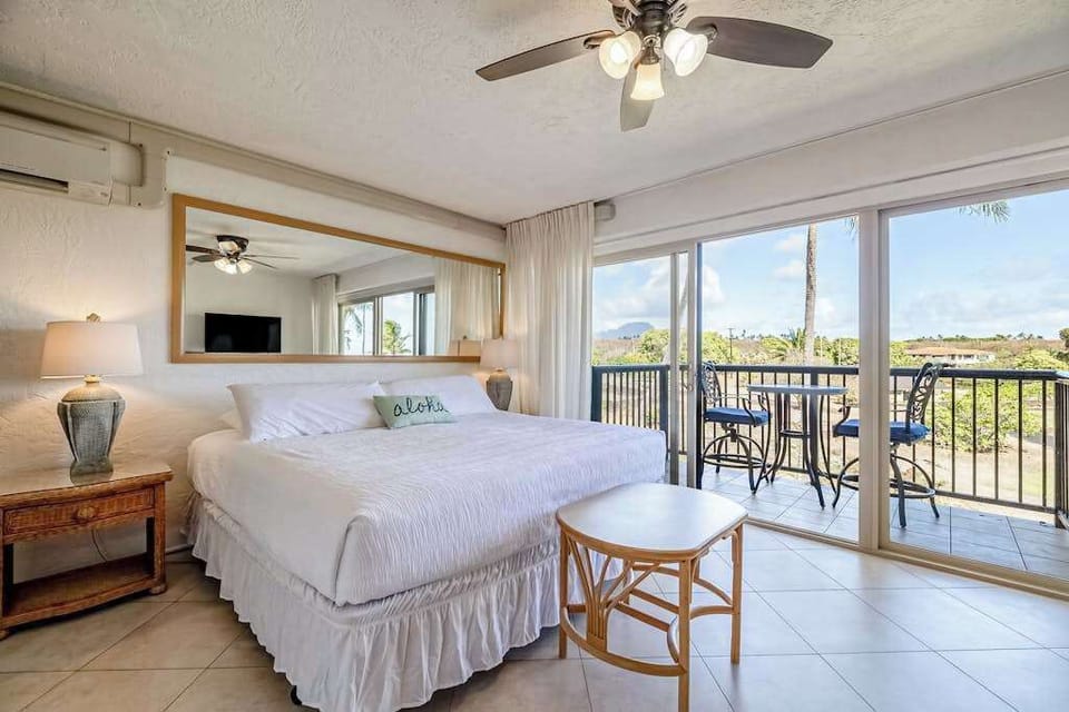 Wake Up To Panoramic Island Views