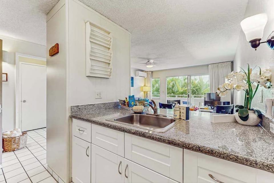 The full kitchen complete with all of the major appliances and cookware needed for at-home home meal prep. 