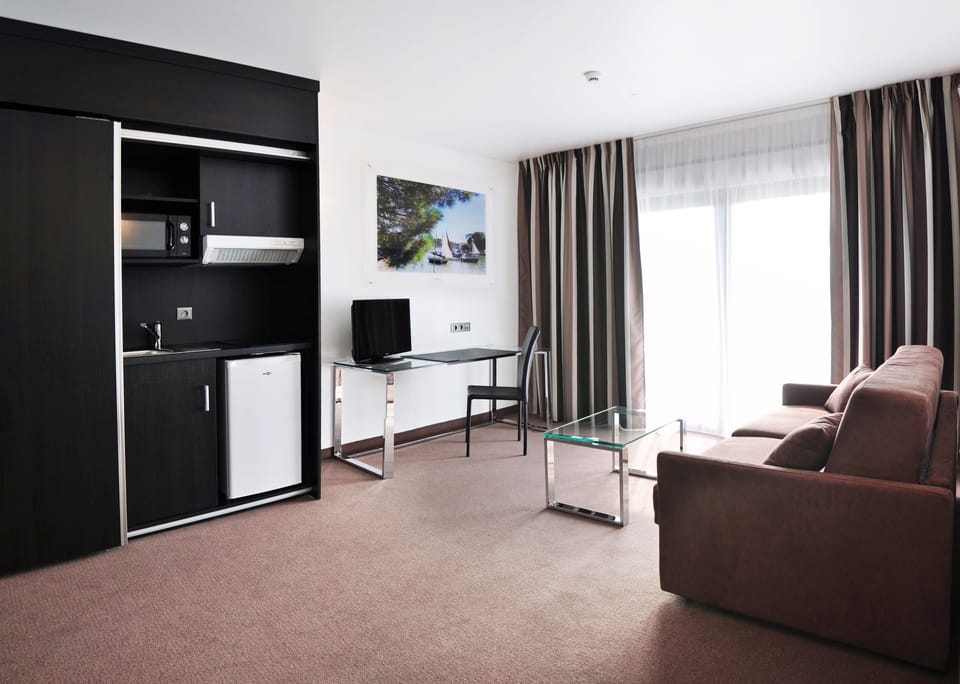 Superior Suite | Private kitchenette | Fridge, microwave, stovetop, coffee/tea maker