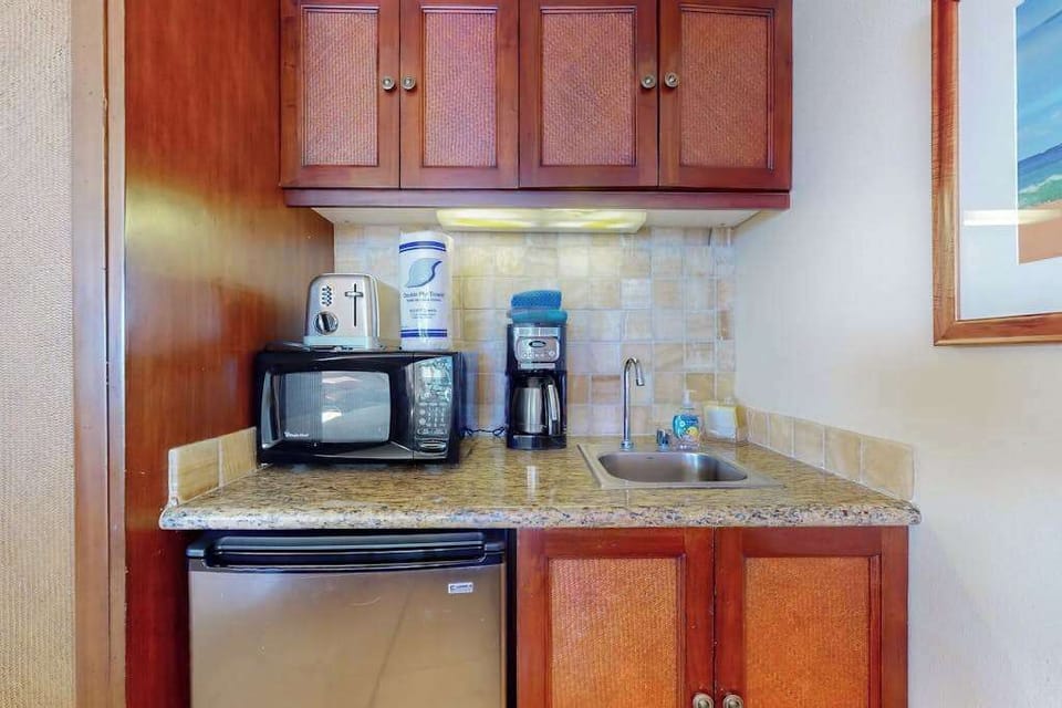 Convenient Kitchenette For All Your Beach Snacks