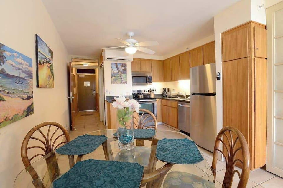 Open dining and kitchen space for easy vacation meals