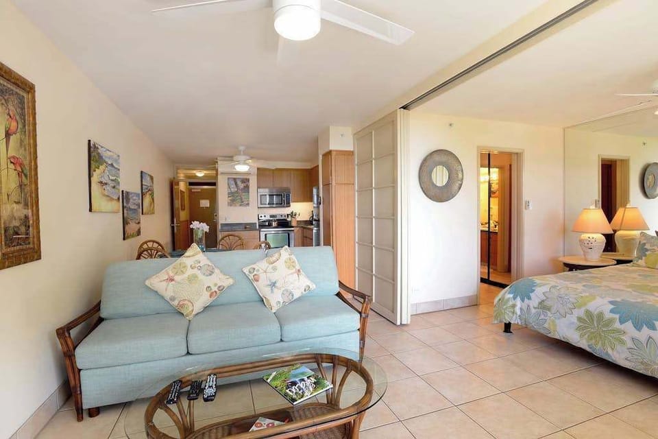 Cozy living area with comfortable seating and warm island décor